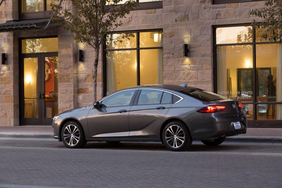  Buick Regal Sportback 2017 года  (NA) (фото 19 из 42)